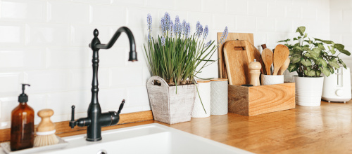 Metamorfoza mieszkania na wiosnę – jakie kolory i meble wybrać?